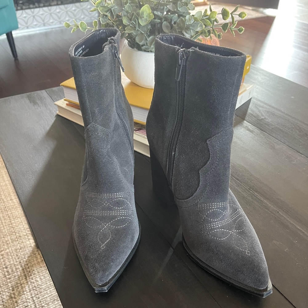 Steve Madden gray suede bootie